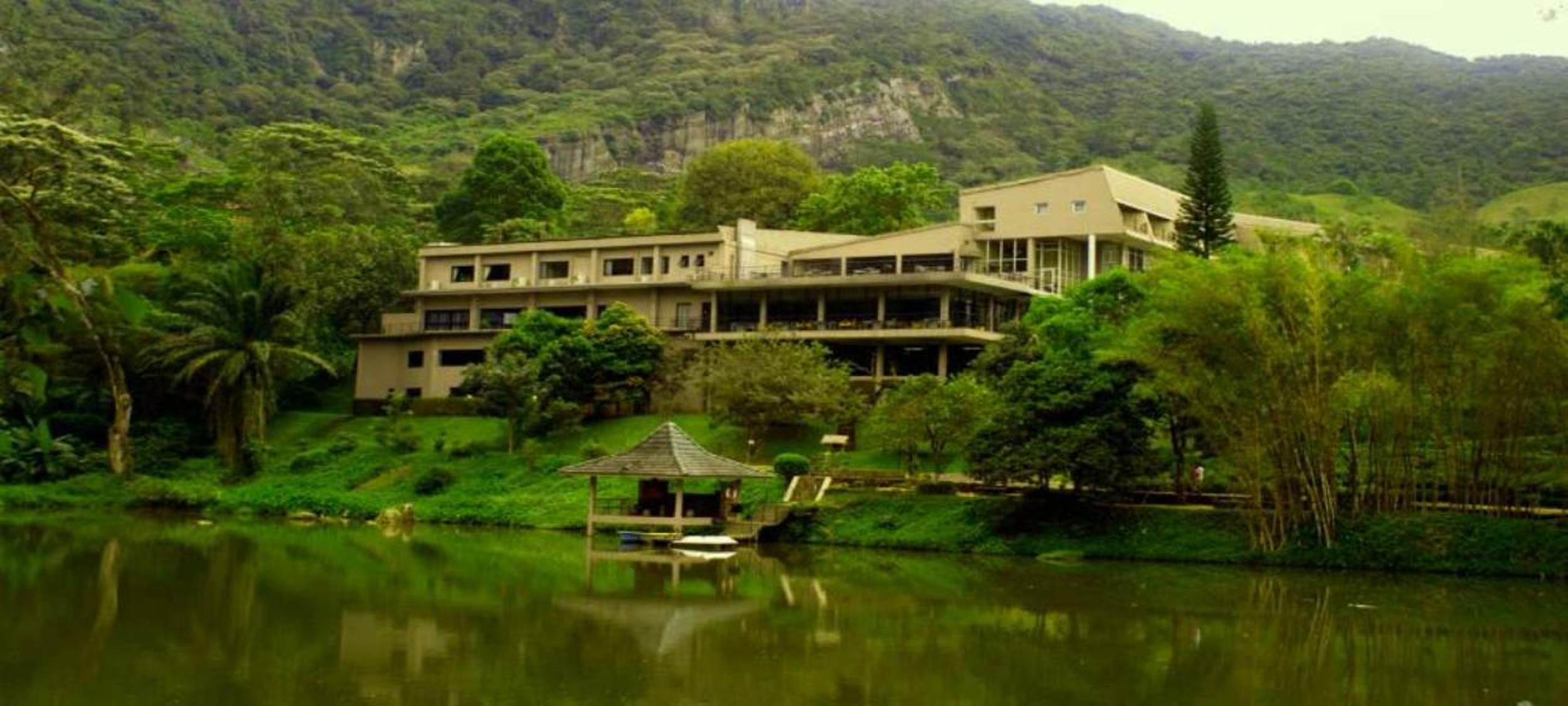 Hunas Falls Канди Екстериор снимка