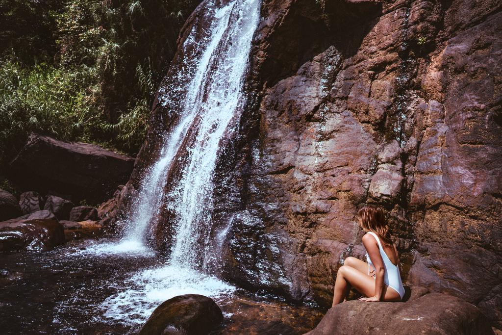 Hunas Falls Канди Екстериор снимка